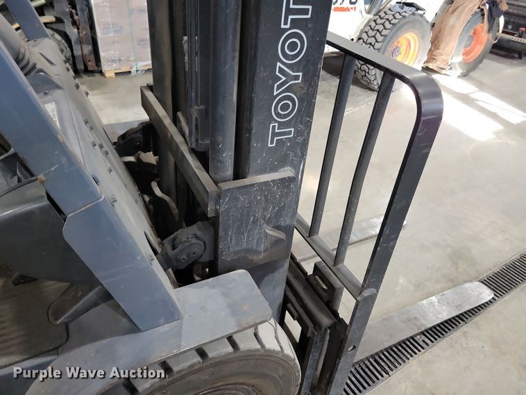 image for item OH9507 1998 Toyota  426FGU20 forklift