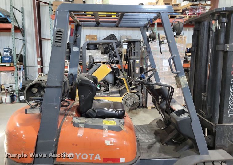 image for item OH9507 1998 Toyota  426FGU20 forklift
