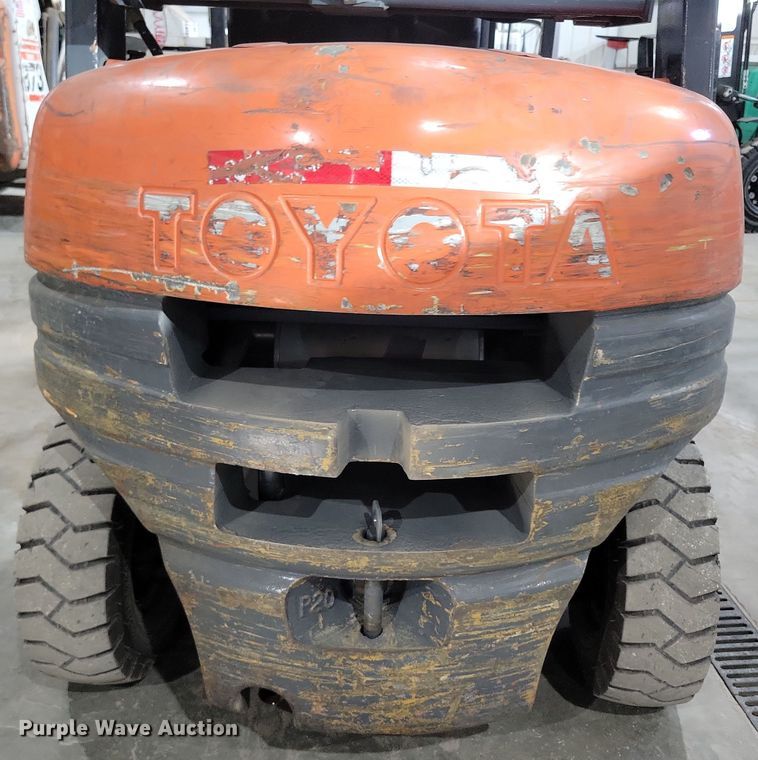 image for item OH9507 1998 Toyota  426FGU20 forklift