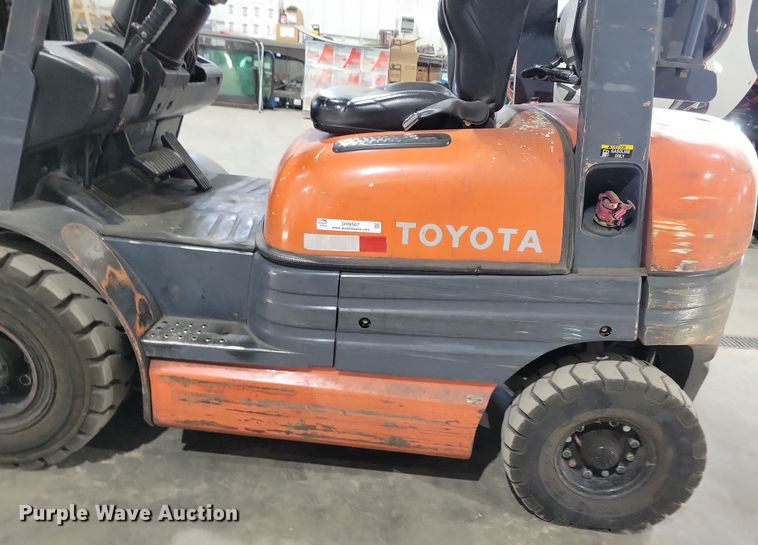 image for item OH9507 1998 Toyota  426FGU20 forklift