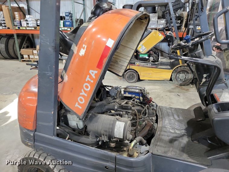 image for item OH9507 1998 Toyota  426FGU20 forklift