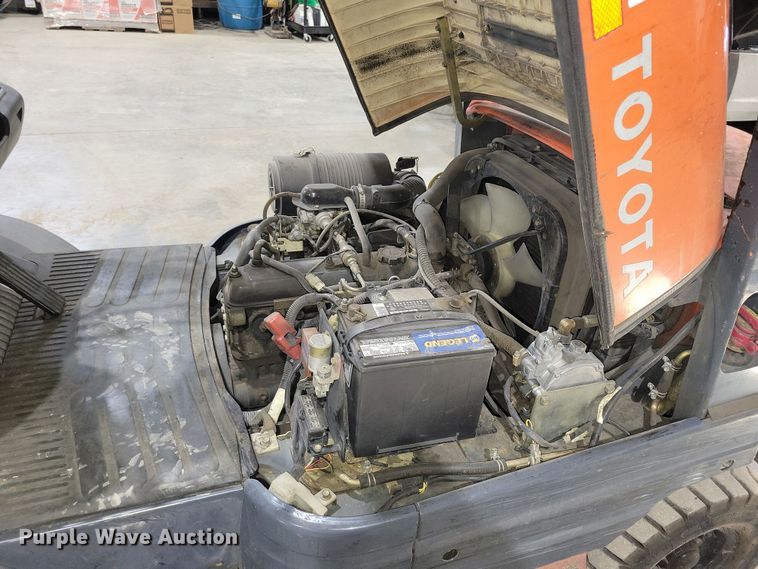 image for item OH9507 1998 Toyota  426FGU20 forklift