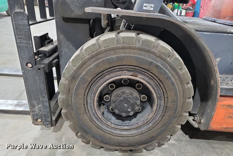 image for item OH9507 1998 Toyota  426FGU20 forklift