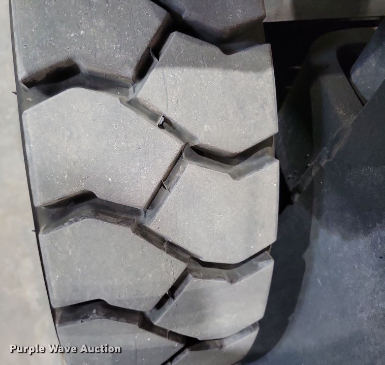 image for item OH9507 1998 Toyota  426FGU20 forklift