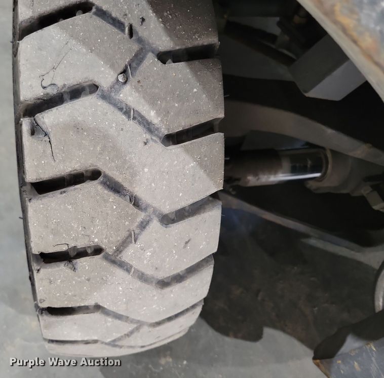 image for item OH9507 1998 Toyota  426FGU20 forklift