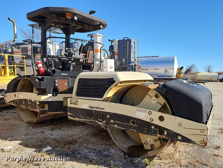 image for item OJ9143 2005 Ingersoll Rand DD-118HF double drum vibratory roller