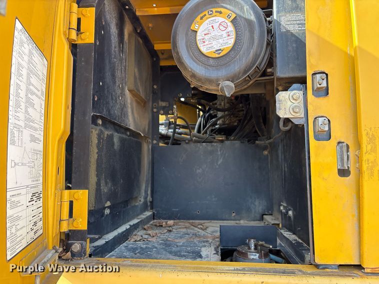 image for item OK9500 2007 John Deere 270D LC excavator