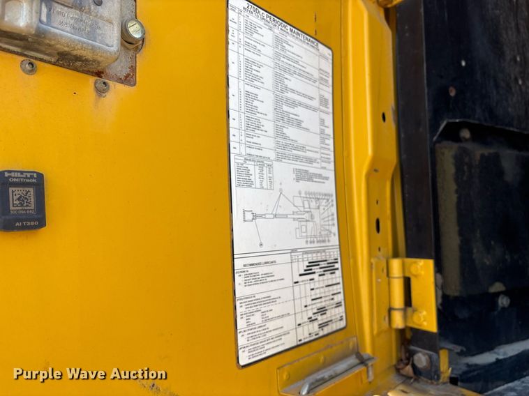 image for item OK9500 2007 John Deere 270D LC excavator