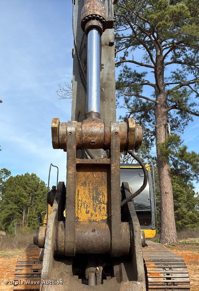 image for item OK9500 2007 John Deere 270D LC excavator