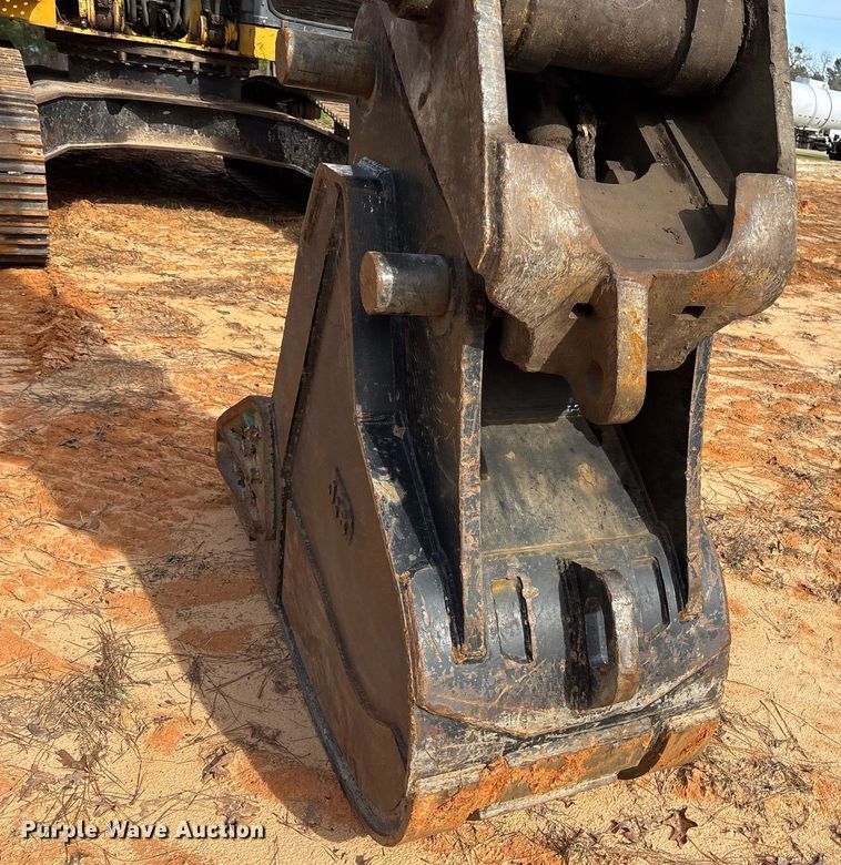 image for item OK9500 2007 John Deere 270D LC excavator