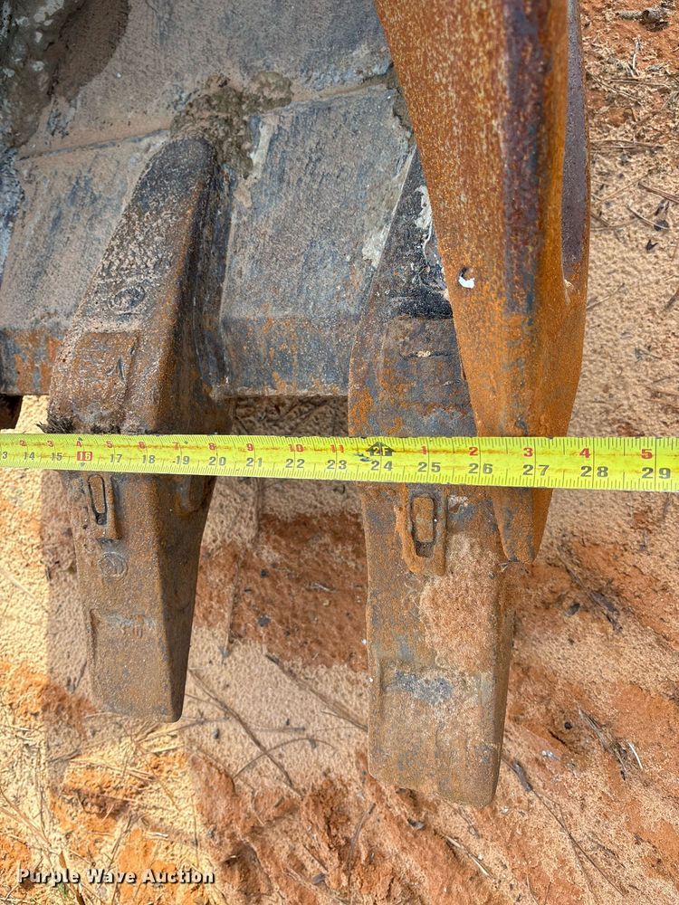 image for item OK9500 2007 John Deere 270D LC excavator