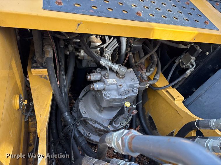 image for item OK9500 2007 John Deere 270D LC excavator