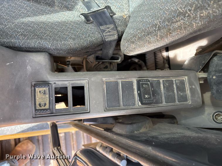 image for item OK9500 2007 John Deere 270D LC excavator