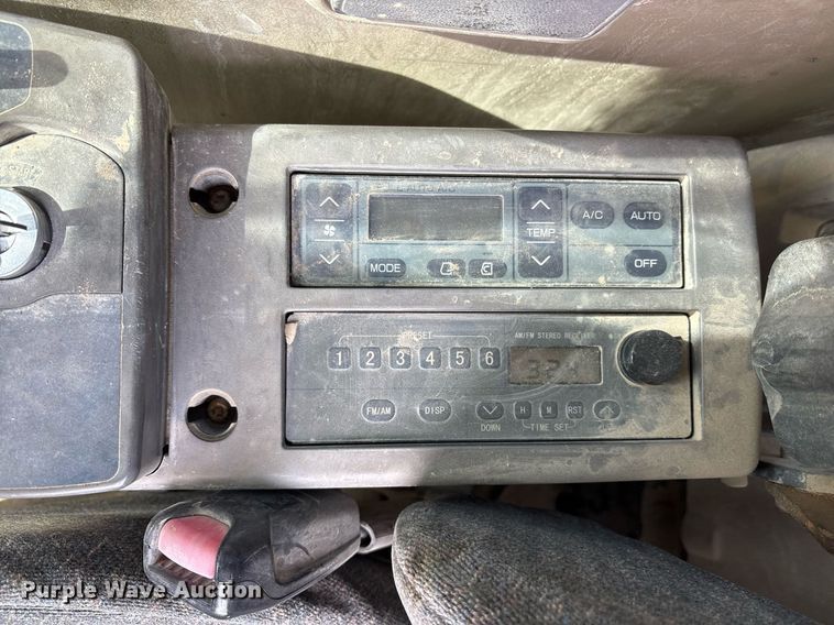 image for item OK9500 2007 John Deere 270D LC excavator