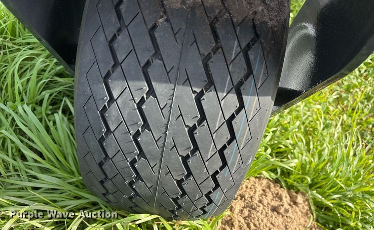 image for item OK9501 2023 Landhonor GM-12-96W skid steer grader