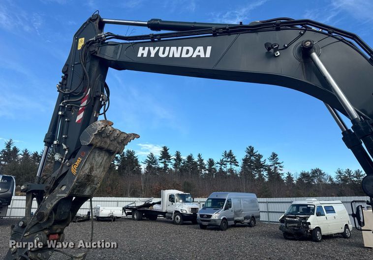 image for item YA0160 2022 Hyundai HX210AL excavator