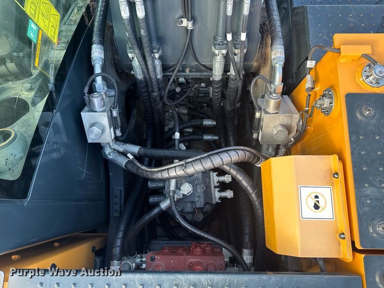 image for item YA0160 2022 Hyundai HX210AL excavator