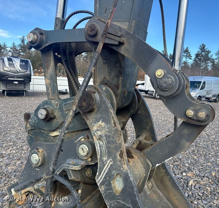 image for item YA0160 2022 Hyundai HX210AL excavator