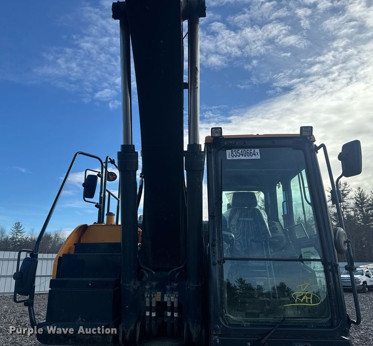 image for item YA0160 2022 Hyundai HX210AL excavator