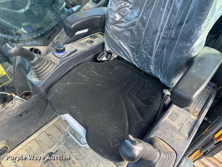 image for item YA0160 2022 Hyundai HX210AL excavator