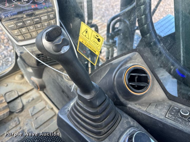 image for item YA0160 2022 Hyundai HX210AL excavator