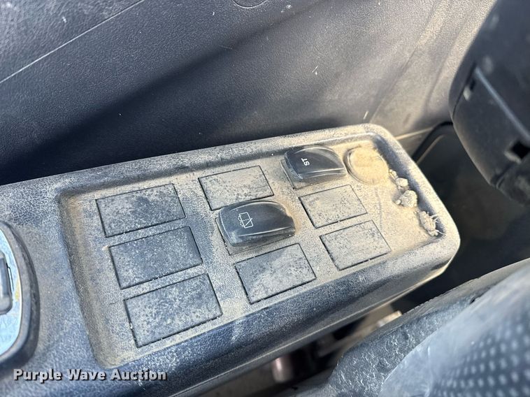 image for item YA0160 2022 Hyundai HX210AL excavator