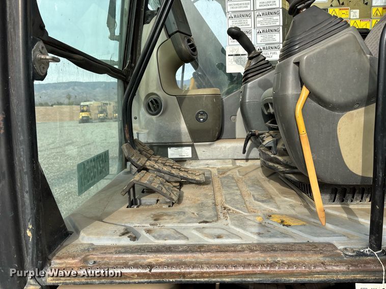 image for item YA0166 2013 Caterpillar 328D LCR excavator