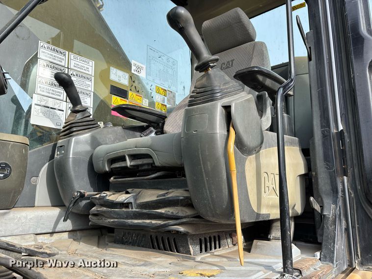 image for item YA0166 2013 Caterpillar 328D LCR excavator