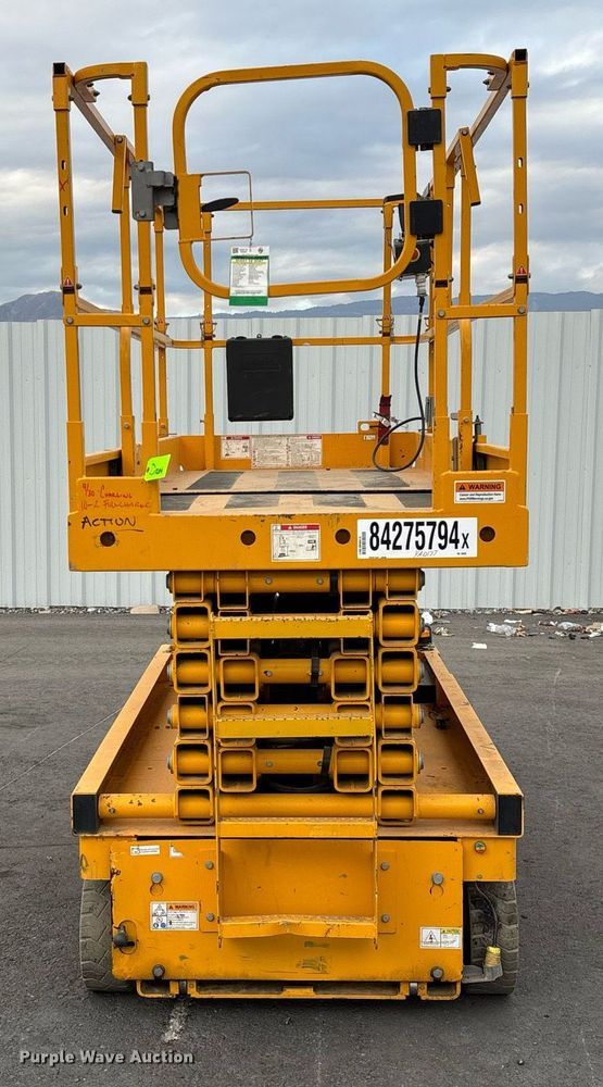 image for item YA0177 2018 Haulotte 3947 E scissor lift