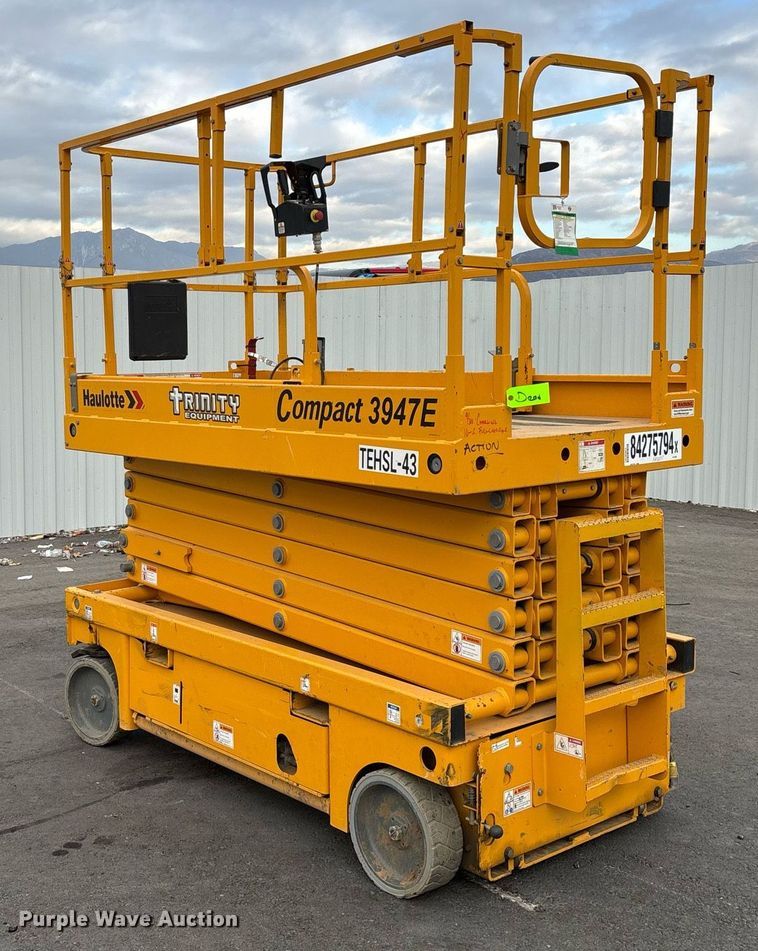 image for item YA0177 2018 Haulotte 3947 E scissor lift