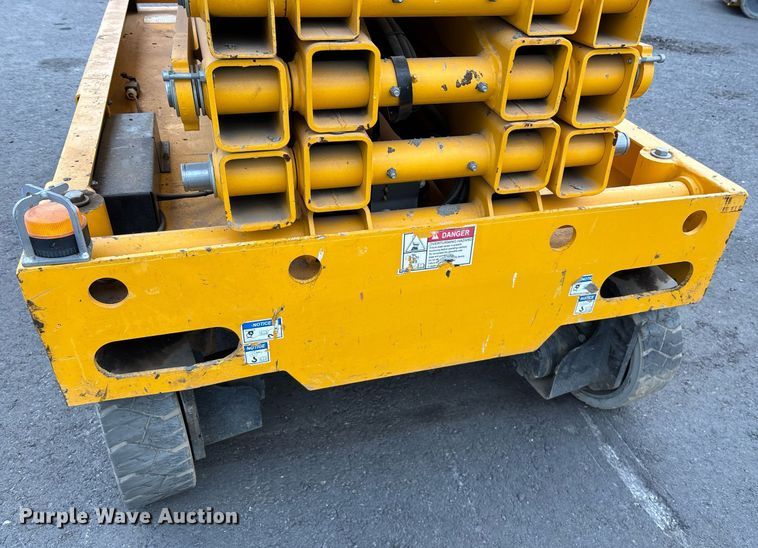 image for item YA0177 2018 Haulotte 3947 E scissor lift