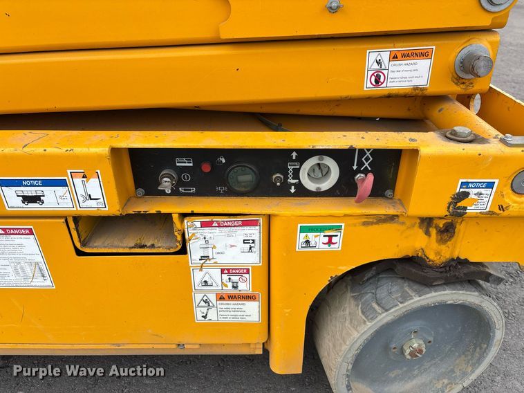 image for item YA0177 2018 Haulotte 3947 E scissor lift