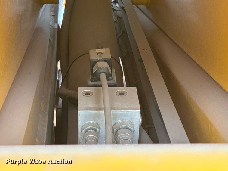 image for item YA0177 2018 Haulotte 3947 E scissor lift