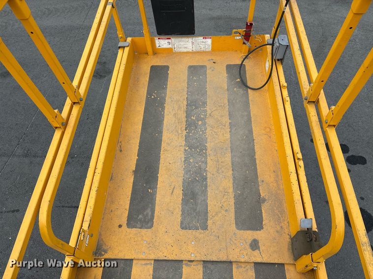 image for item YA0177 2018 Haulotte 3947 E scissor lift