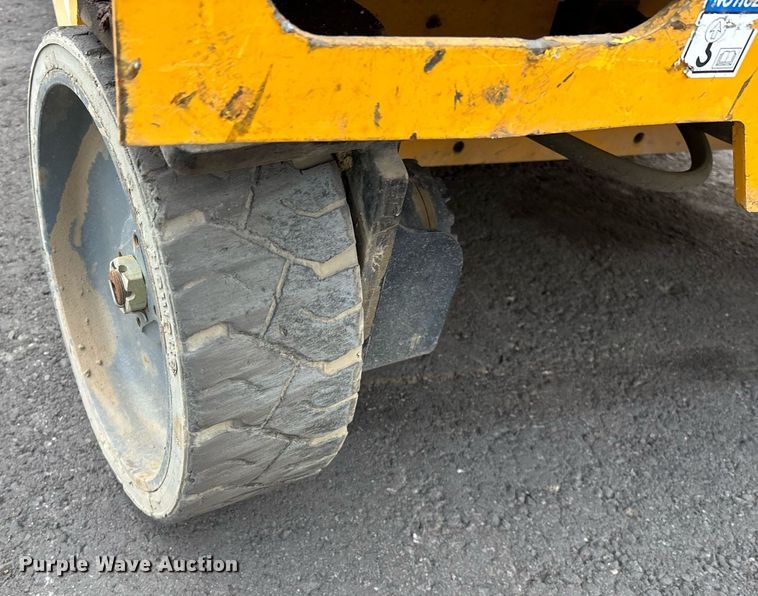 image for item YA0177 2018 Haulotte 3947 E scissor lift