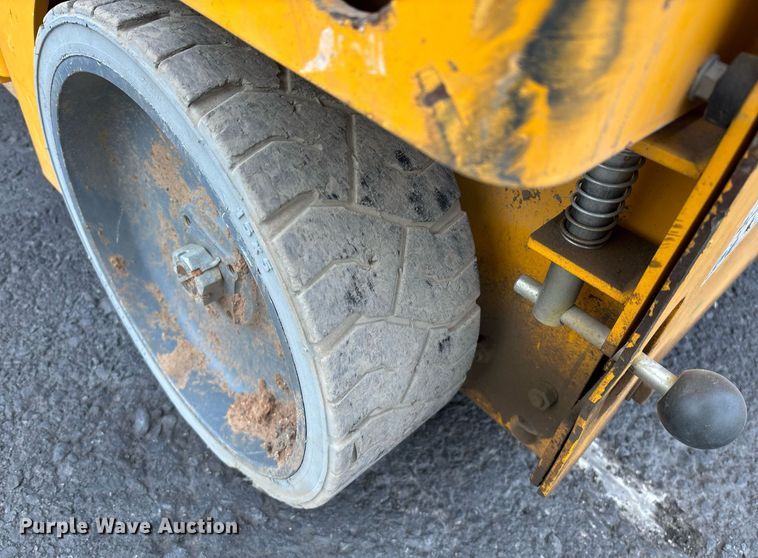 image for item YA0177 2018 Haulotte 3947 E scissor lift