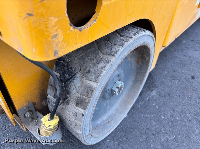 image for item YA0177 2018 Haulotte 3947 E scissor lift