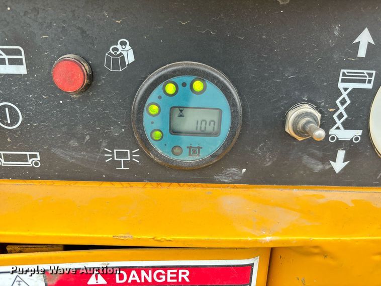 image for item YA0178 2018 Haulotte 3947 E scissor lift