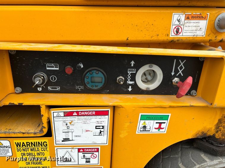 image for item YA0178 2018 Haulotte 3947 E scissor lift