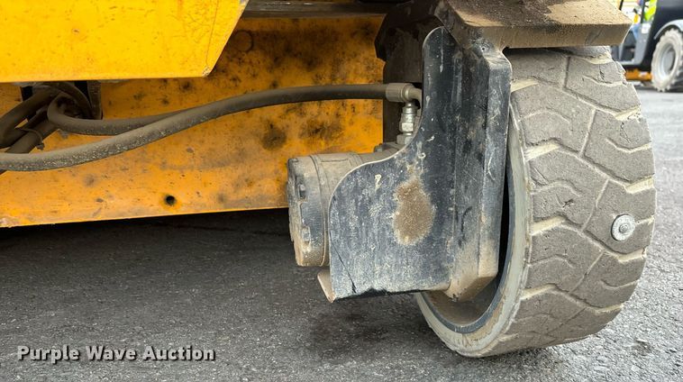 image for item YA0178 2018 Haulotte 3947 E scissor lift