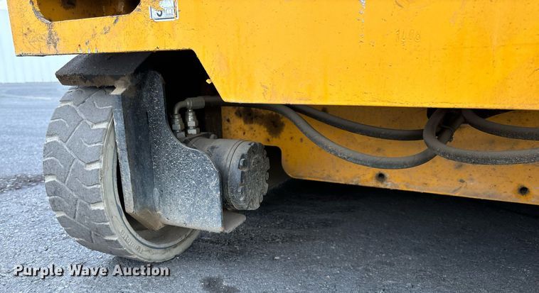 image for item YA0178 2018 Haulotte 3947 E scissor lift