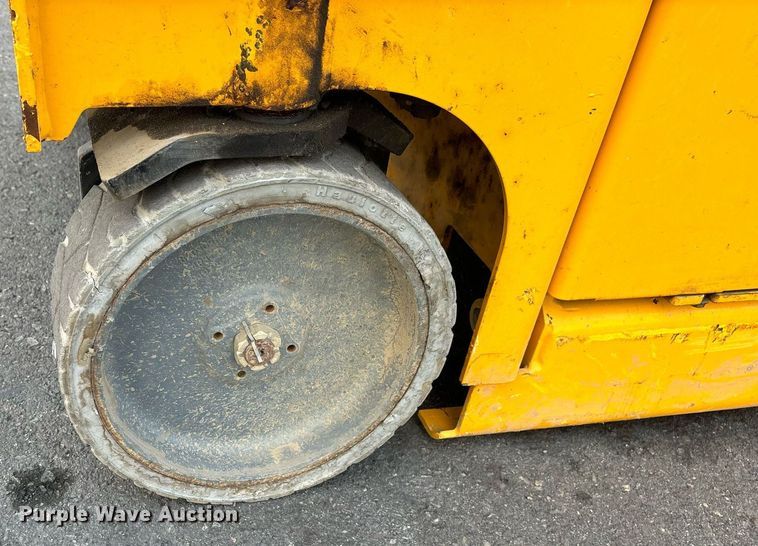 image for item YA0178 2018 Haulotte 3947 E scissor lift