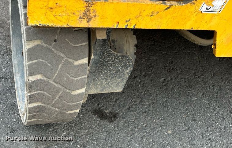 image for item YA0178 2018 Haulotte 3947 E scissor lift