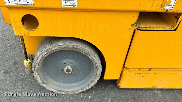 image for item YA0178 2018 Haulotte 3947 E scissor lift