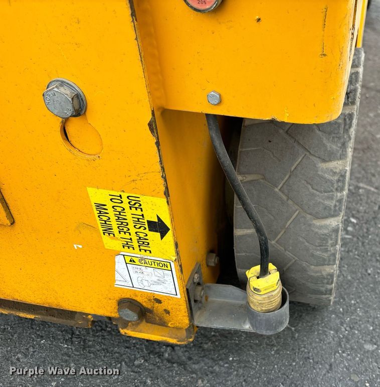 image for item YA0178 2018 Haulotte 3947 E scissor lift