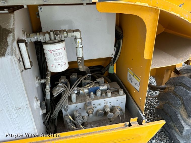 image for item YA0180 2019 Haulotte Compact 3368RT scissor lift