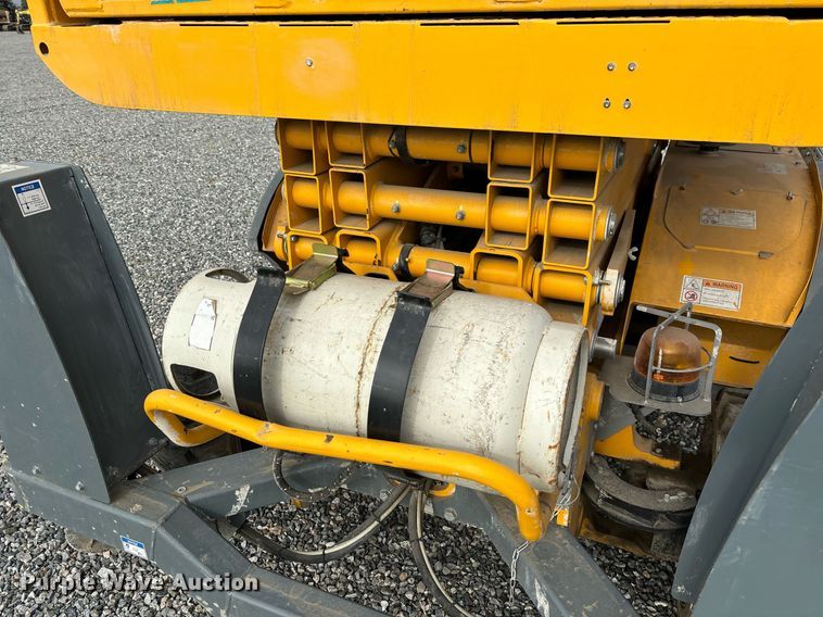 image for item YA0181 2019 Haulotte Compact 3368RT scissor lift