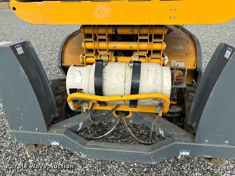 image for item YA0181 2019 Haulotte Compact 3368RT scissor lift