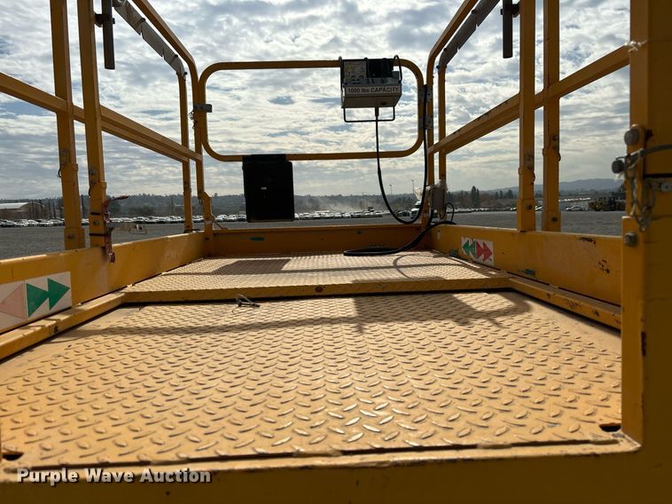 image for item YA0181 2019 Haulotte Compact 3368RT scissor lift