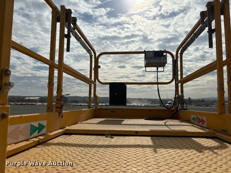 image for item YA0181 2019 Haulotte Compact 3368RT scissor lift